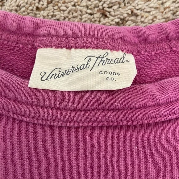 Universal Threads - Picture 2 of 2